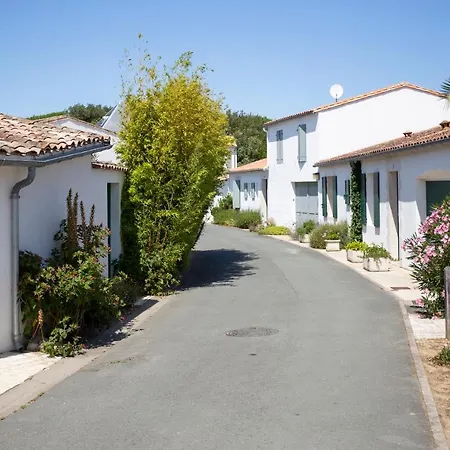 Camping Huttopia Chardons Bleus Ile De Re Sainte-Marie-de-Ré