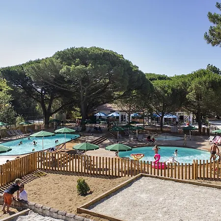 Camping Huttopia Chardons Bleus Ile De Re Sainte-Marie-de-Ré